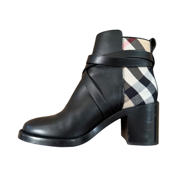 Burberry Pryle Equestrian Check Ankle Booties - PERFECT CONDITION - Picture 3 of 9